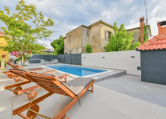 Homena With A Heated Pool Casa vacanze Bibinje
