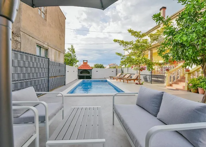 Homena With A Heated Pool * Bibinje