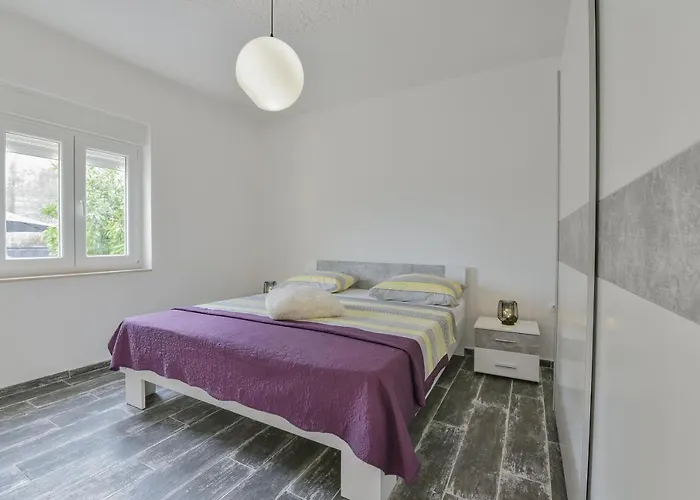 Homena With A Heated Pool * Bibinje