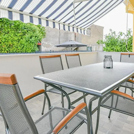 Homena With A Heated Pool Holiday home *