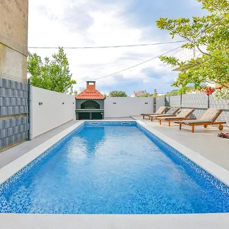 Homena With A Heated Pool