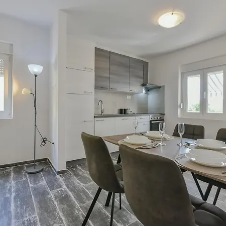Holiday home Homena With A Heated Pool
