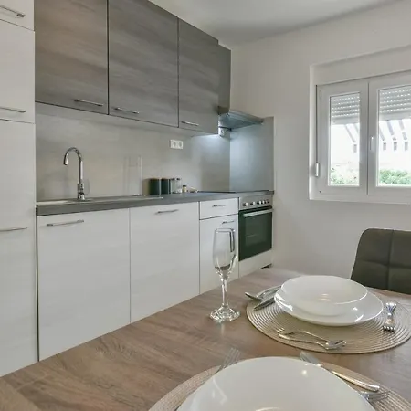 Homena With A Heated Pool Holiday home *